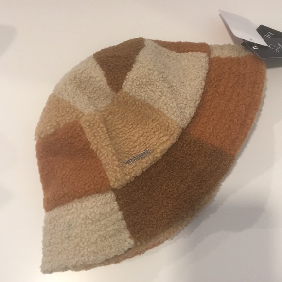STEVE MADDEN faux fur sherling patchwork Bucket Hat - Picture 4 of 5